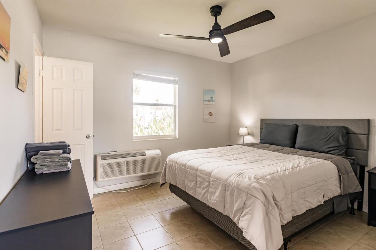 Poolfront Cottage Near Beach With Full Kitchen! Fort Myers Exterior foto